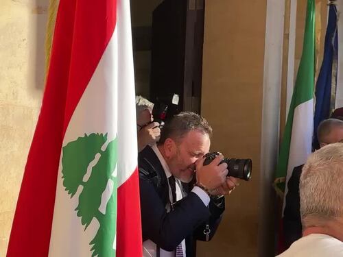 Il presidente del Consiglio Meloni accolto in Libano dal premier Najib Mikati