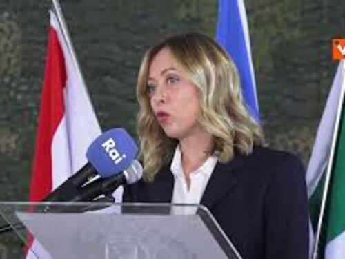 Meloni in Libano: "Pace non si costruisce a parole ma con la deterrenza"