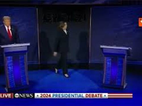 Dibattito Harris-Trump, il momento della stretta di mano