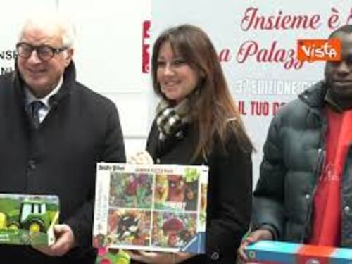 Regione Lombardia consegna a Caritas Ambrosiana doni raccolti con "Giocattolo sospeso"