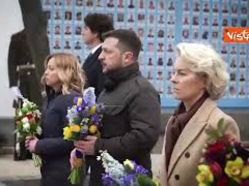La visita di Meloni, Zelensky e von der Leyen al Muro della memoria dei caduti per l'Ucraina