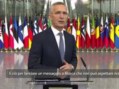 Stoltenberg: "Mosca va convinta che non può vincere sul campo di battaglia"