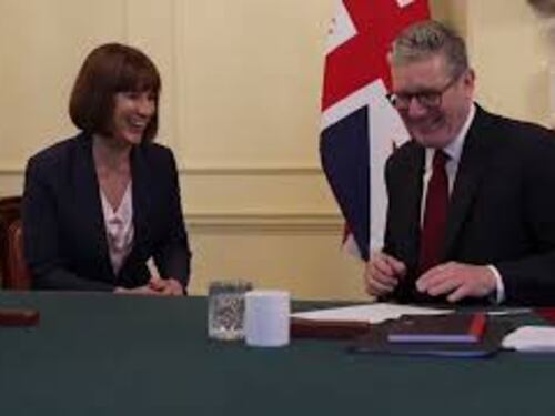 Starmer sui social racconta in un video il suo arrivo a Downing Street