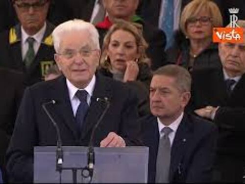 Mattarella: "Italia ripudia guerra, suo ruolo è costruire ponti per la pace"