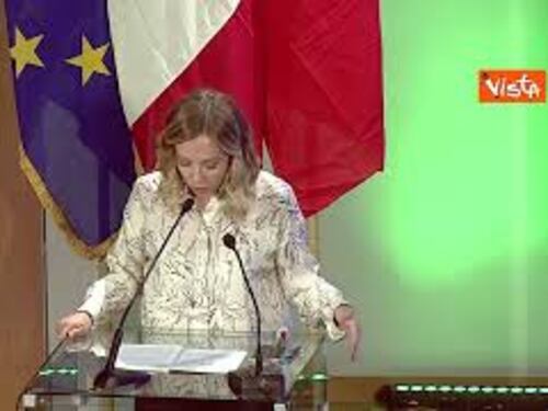 Meloni: "La riqualificazione di Bagnoli porterà 10mila posti di lavori, diretti e indiretti"