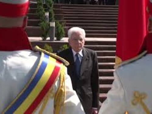 Mattarella in Moldova, gli onori all'arrivo al Palazzo Presidenziale