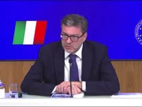 Manovra, Giorgetti: "Contributo da banche e assicurazioni, io lo chiamo sacrificio"