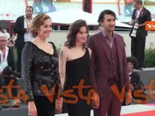 Sigourney Weaver sul red carpet con la figlia Charlotte Simpson e il suo compagno Nemo Allen