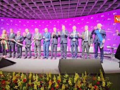 Vinitaly 2024, il taglio del nastro con Urso, Tajani, Fontana e Zaia