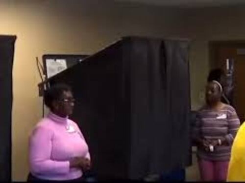 Biden vota in Delaware, il Presidente Usa al seggio elettorale di Wilmington