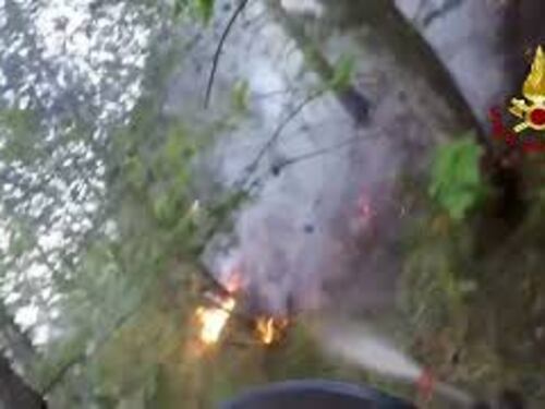 Incendio boschivo in provincia di Forlì, l'intervento dei Vigili del Fuoco