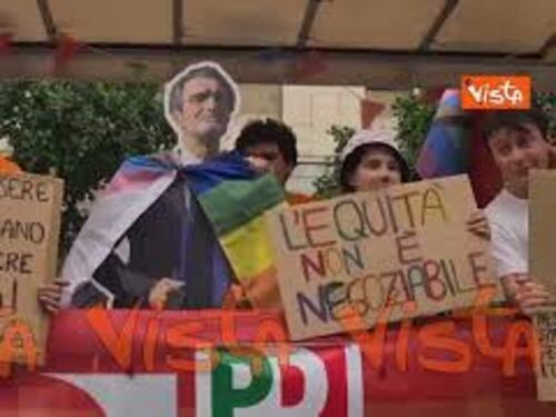 Pride Milano, Pd in corteo con cartonato del Governatore Fontana