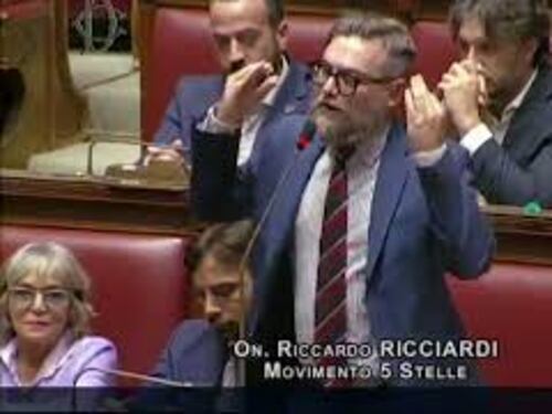 Ricciardi (M5s): "Olocausto fu fatto da una democrazia. E oggi Israele sta facendo una strage"