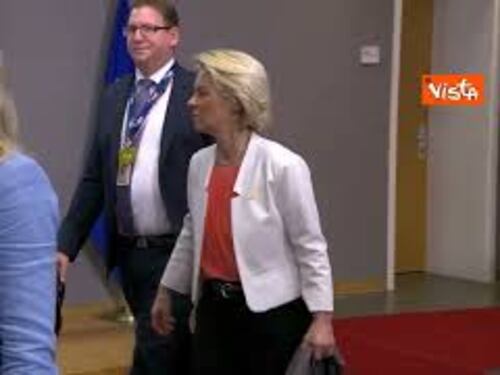 Riunione informale membri del Consiglio Ue, l'uscita di von der Leyen