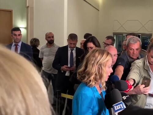 Meloni: "Fiera di essere il primo premier in Libano"