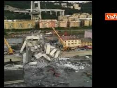 Anniversario Ponte Morandi, ecco il camion simbolo del crollo sull'orlo del precipizio ARCHIVIO