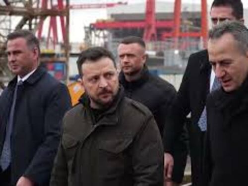 Zelensky visita cantiere navale a Istanbul, ecco le immagini