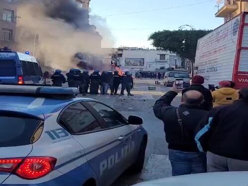 Sassaiola contro la polizia per le "Vampe di San Giuseppe"