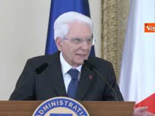 Rissa alla Camera, Mattarella: "Scena indecorosa"