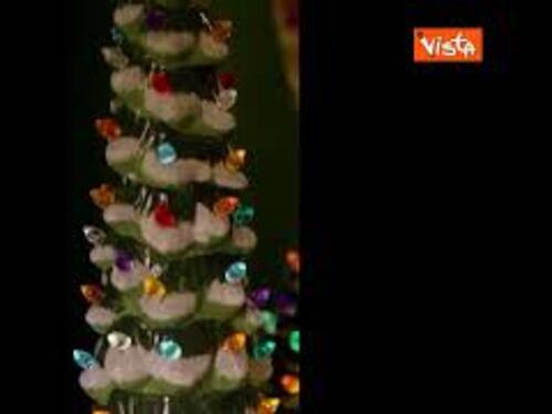 La foresta di alberi di Natale di ceramica nella biblioteca della Casa Bianca