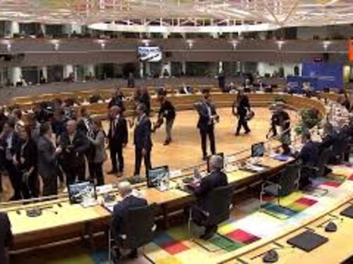 Consiglio Ue, i fotografi lasciano l'Aula all'inizio della riunione. Il video velocizzato
