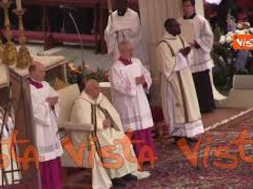 Messa di Pasqua in piazza San Pietro, Papa Francesco rinuncia a dire l'omelia