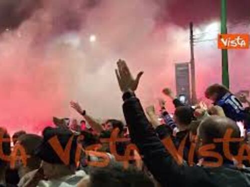 L'Inter festeggia lo scudetto, il coro dei tifosi: "I campioni dell'Italia siamo noi"