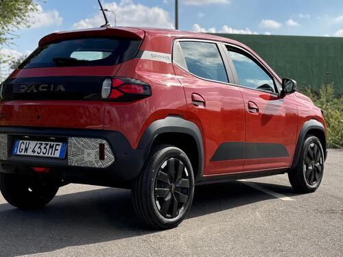 Dacia Spring 2024: il video in pillole dell'elettrica più economica sul mercato