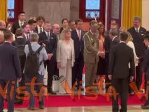Meloni in Cina ricevuta dal premier Li Qiang al Palazzo del popolo a Pechino