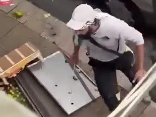 Assalto a Essen, siriano minaccia i passanti con un machete