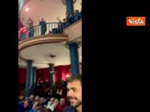 Regionali Abruzzo, Elly Schlein accolta dagli applausi a Castel di Sangro
