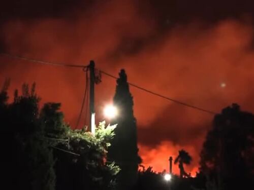 Maxi incendio in Grecia, migliaia di persone sfollate alla periferia di Atene