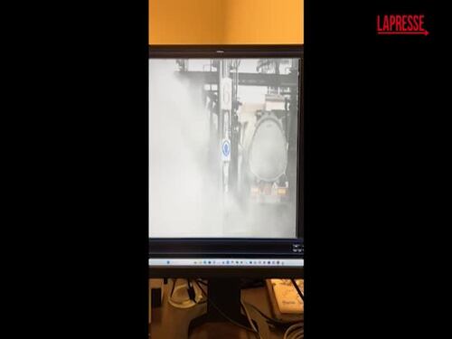 Gli operai inondati di idrocarburi nel video diffuso dalla procura