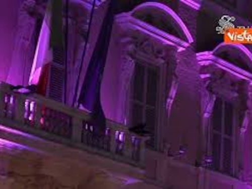 Giornata contro il cancro al seno, la facciata di Palazzo Madama illuminata di rosa