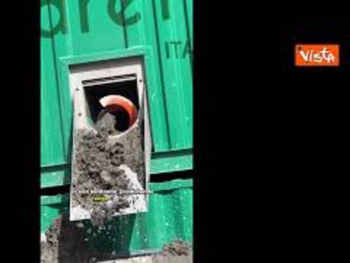 Gualtieri mostra i lavori per la metro a piazza Venezia: "Questa stazione sarà unica al mondo"