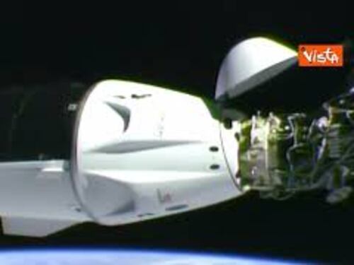 L'attracco della navicella Crew Dragon Freedom alla Stazione Spaziale Internazionale