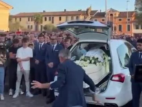 Funerali del giovane Kevin Gentilin. Il saluto "speciale" del nonno Gino
