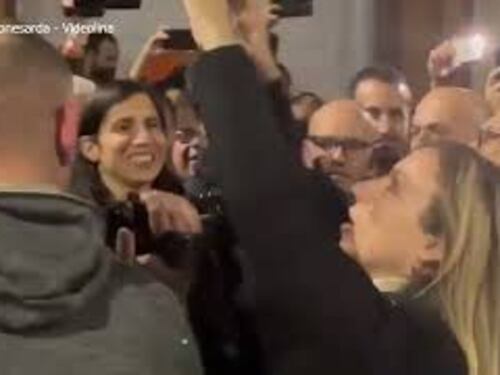 Schlein canta "Bella ciao" con Todde dopo la vittoria alle regionali in Sardegna