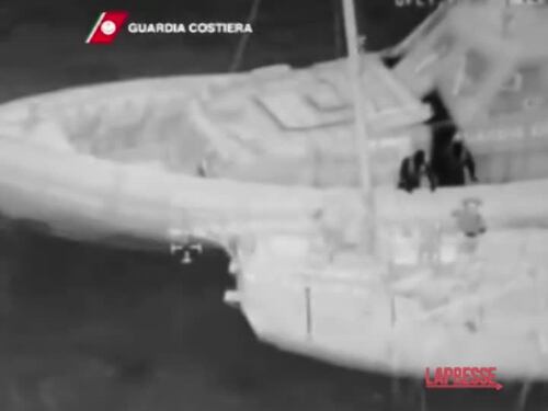 Velista spagnolo disperso in mare salvato dalla Guardia Costiera