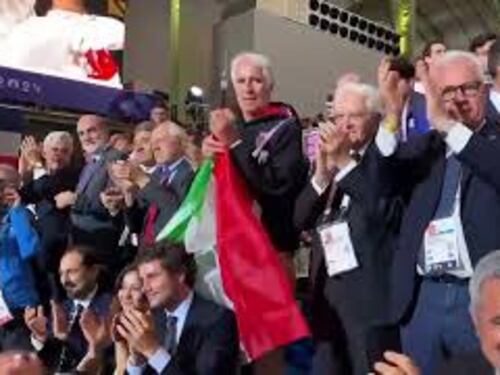 Olimpiadi Parigi, Mattarella abbraccia Samele dopo la vittoria del bronzo nella sciabola