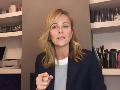 Dimenticano la sorella italiana per non offendere i fratelli islamici