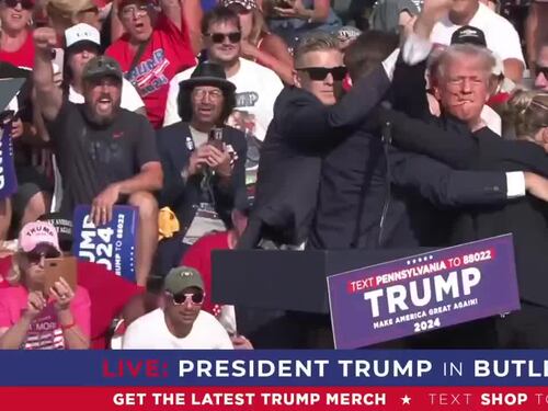 Trump si rialza e grida agli elettori: "Lottate"