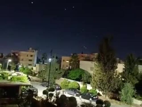 Missili iraniani su Israele ripresi dalle abitazioni
