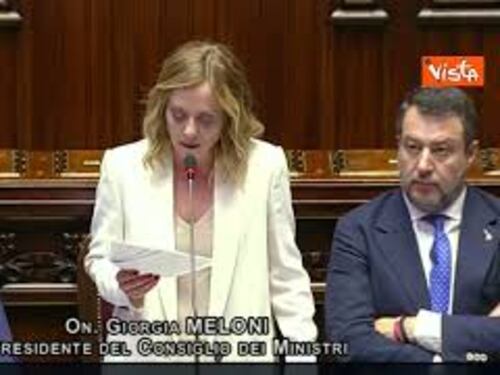 Green deal, Meloni: "Non ha senso condannarsi a nuove dipendenze strategiche come elettrico cinese"