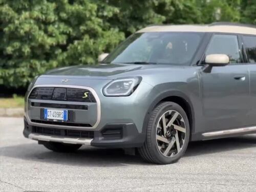 MINI Countryman SE ALL4: guarda il video in pillole del nuovo crossover elettrico, anche AWD