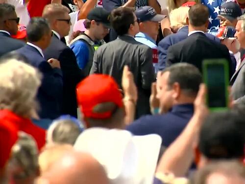 L'intervento di Trump in North Carolina dietro un vetro antiproiettile