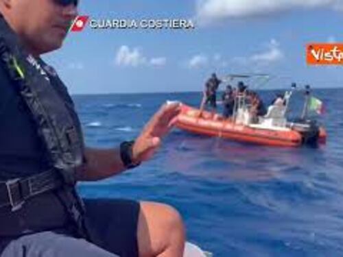 Naufragio a Porticello, i sommozzatori della Guardia Costiera si immergono alla ricerca dei dispersi