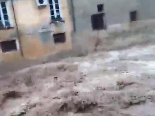 Liguria flagellata dal maltempo: la furia del fiume a Finale Ligure
