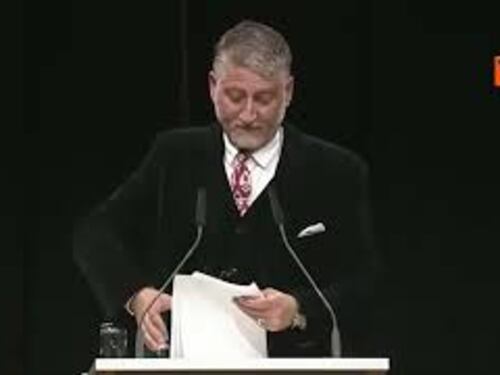 Giuli alla Buchmesse di Francoforte: Viva il dissenso, anche contro il Governo di cui faccio parte