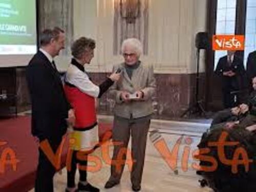Segre: "Mi è rimasto il cervello, tutto il resto se ne sta andando"